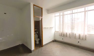 VENDO EDIFICIO COMERCIAL 5 PISOS EN AV TRAPICHE COMAS