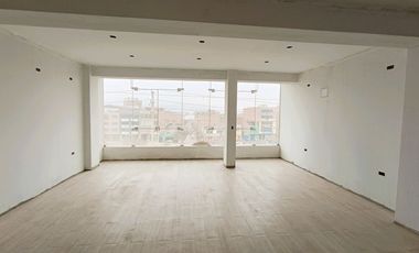 VENDO EDIFICIO COMERCIAL 5 PISOS EN AV TRAPICHE COMAS