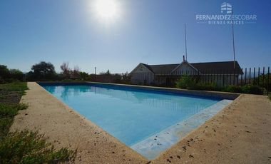 SAN ESTEBAN - VENDE CASA 4D 3B CON PISCINA