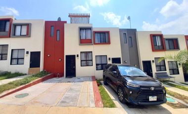 CASA EN RENTA FRAC. LAS TERRAZAS, JUNTO A PERIFERICO SUR, PARQUE INDUSTRIAL LA LLAVE Y CERCANIA CON EL AEROPUERTO.
