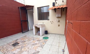 CASA EN RENTA FRAC. LAS TERRAZAS, JUNTO A PERIFERICO SUR, PARQUE INDUSTRIAL LA LLAVE Y CERCANIA CON EL AEROPUERTO.