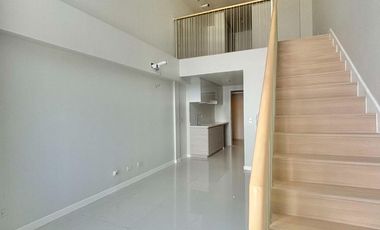 Rush Sale! 1BR Loft Seaview  in Mandani Bay, Mandaue City, Cebu. BrandNew & Move-In Ready.