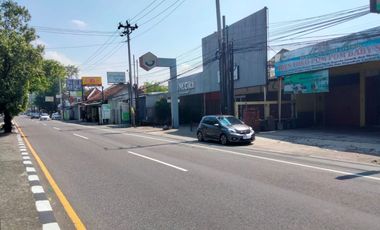 Ruko ruang usaha di jl laksda adisucipto maguwoharjo sleman yogyakarta