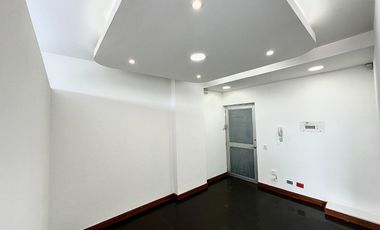 ARRIENDO ESPECTACULAR OFICINA 35 M2 LA COLINA