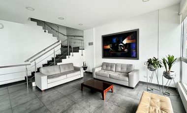 ARRIENDO ESPECTACULAR OFICINA 35 M2 LA COLINA