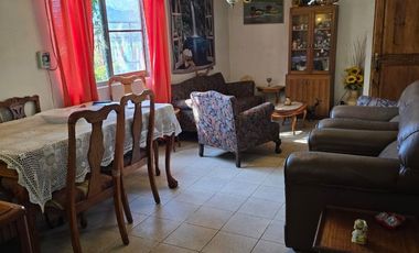 SE VENDE ESPACIOSA CASA CON TERRENO EN COMALLE