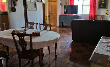SE VENDE ESPACIOSA CASA CON TERRENO EN COMALLE