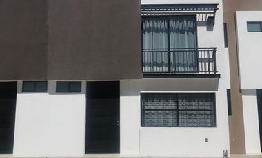 Venta de Casa Totalmente Amueblada en San Gerardo a 15 min del Aeropuerto Internacional de Aguascalientes y a 12 min del Centro Comercial Villa Asunci