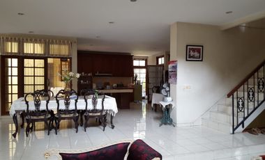 Rumah Dalam Komplek View Golf Pondok Indah , 350 Meter Ke Jalan Haji Nawi Raya