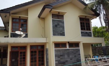 Rumah Dalam Komplek View Golf Pondok Indah , 350 Meter Ke Jalan Haji Nawi Raya