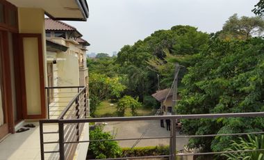 Rumah Dalam Komplek View Golf Pondok Indah , 350 Meter Ke Jalan Haji Nawi Raya