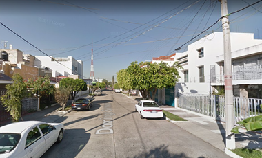 CASA EN VENTA EN GUADALAJARA COL. PRADOS PROVIDENCIA