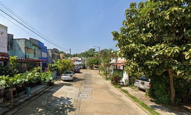 VENTA DE CASA EN EL FRACCIONAMIENTO LAS OLAS EN COSOALEACAQUE, VERACRUZ
