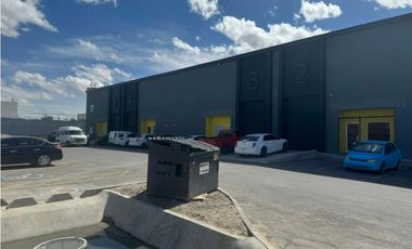 BODEGA EN RENTA AVE. RAMON RAYON CON SEGURIDAD Y ANDEN COMPARTIDO