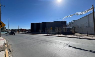 BODEGA EN RENTA AVE. RAMON RAYON CON SEGURIDAD Y ANDEN COMPARTIDO