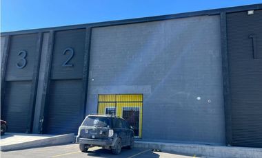 BODEGA EN RENTA AVE. RAMON RAYON CON SEGURIDAD Y ANDEN COMPARTIDO