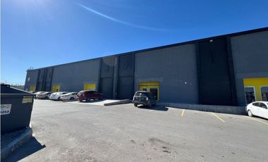 BODEGA EN RENTA AVE. RAMON RAYON CON SEGURIDAD Y ANDEN COMPARTIDO