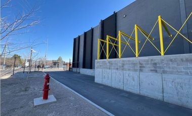 BODEGA EN RENTA AVE. RAMON RAYON CON SEGURIDAD Y ANDEN COMPARTIDO