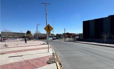 BODEGA EN RENTA AVE. RAMON RAYON CON SEGURIDAD Y ANDEN COMPARTIDO