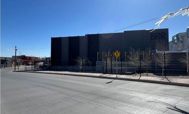 BODEGA EN RENTA AVE. RAMON RAYON CON SEGURIDAD Y ANDEN COMPARTIDO