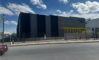 BODEGA EN RENTA AVE. RAMON RAYON CON SEGURIDAD Y ANDEN COMPARTIDO