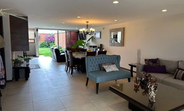 Casa en Venta en Lomas Virreyes, Calimaya  ** Amplio jardin y elelmentos de seguridad **