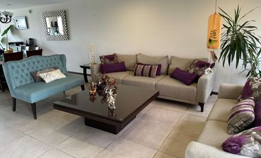 Casa en Venta en Lomas Virreyes, Calimaya  ** Amplio jardin y elelmentos de seguridad **