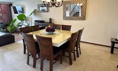 Casa en Venta en Lomas Virreyes, Calimaya  ** Amplio jardin y elelmentos de seguridad **