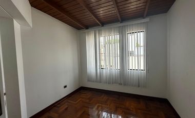 ALQUILER CASA DOS PLANTAS SAN ISIDRO