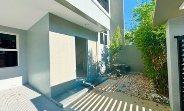 Contemporary 4 Bedrooms Well-Maintained 3-Storey House and Lot in Green Meadows @ Orchard Salitran 4 Dasmariñas Cavite