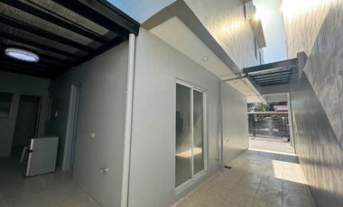 Contemporary 4 Bedrooms Well-Maintained 3-Storey House and Lot in Green Meadows @ Orchard Salitran 4 Dasmariñas Cavite