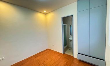 Contemporary 4 Bedrooms Well-Maintained 3-Storey House and Lot in Green Meadows @ Orchard Salitran 4 Dasmariñas Cavite