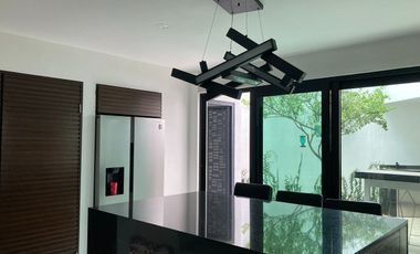 RENTA CASA AMUEBLADA EN COL. CHEPEVERA ZONA CENTRO