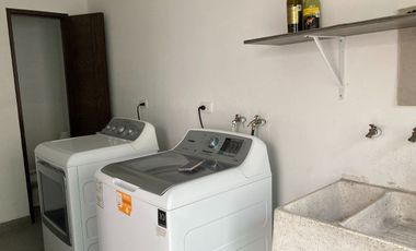 RENTA CASA AMUEBLADA EN COL. CHEPEVERA ZONA CENTRO