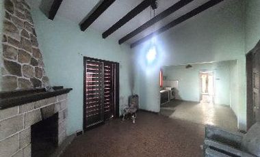 VA. DOMINGUEZ - CASA A RESTAURAR EN LOTE (NO PH) DE 596m2.