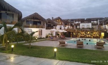 Se vende hermosa casa de 02 pisos con cómoda terraza y una vista espectacular … sol todo el año !!