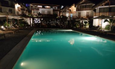 Se vende hermosa casa de 02 pisos con cómoda terraza y una vista espectacular … sol todo el año !!