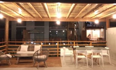 Se vende hermosa casa de 02 pisos con cómoda terraza y una vista espectacular … sol todo el año !!