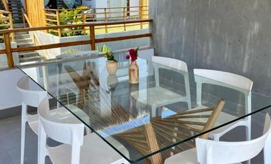 Se vende hermosa casa de 02 pisos con cómoda terraza y una vista espectacular … sol todo el año !!