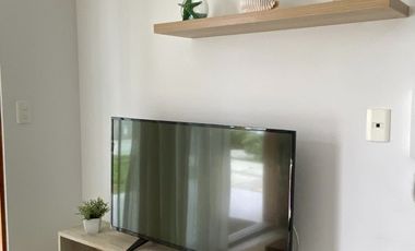 Se vende hermosa casa de 02 pisos con cómoda terraza y una vista espectacular … sol todo el año !!