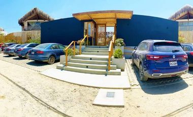 Se vende hermosa casa de 02 pisos con cómoda terraza y una vista espectacular … sol todo el año !!
