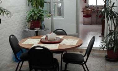 Venta de casa: 4 recámaras, 3.5 baños, también con uso de suelo comercial en Col. Condesa