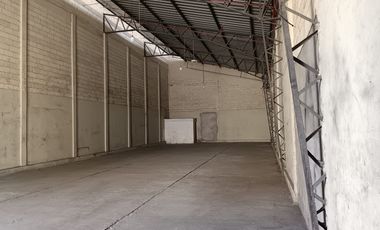 Bodega-Galpón de alquiler en Av. Juan Tanca Marengo, Conjunto Cerrado.
