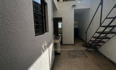 Local comercial con departamento