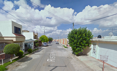 CASA EN REMATE BANCARIO EN FRACC HACIENDA EL CORTIJO, SALTILLO , COAHUILA.