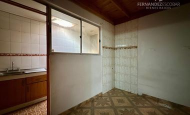 LOS ANDES - VENDE CASA DOS PISOS PAREADA 2D 1B - VILLA EL HORIZONTE