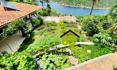 Casa en venta FRENTE A LA ROQUETA