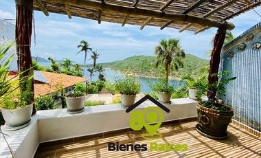 Casa en venta FRENTE A LA ROQUETA