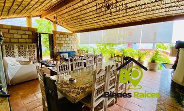 Casa en venta FRENTE A LA ROQUETA