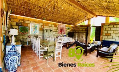 Casa en venta FRENTE A LA ROQUETA